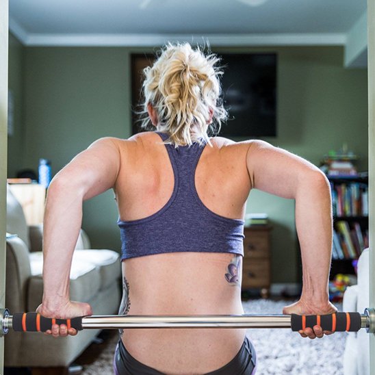 Barre-de-traction-utilise-pour-faire-des-triceps