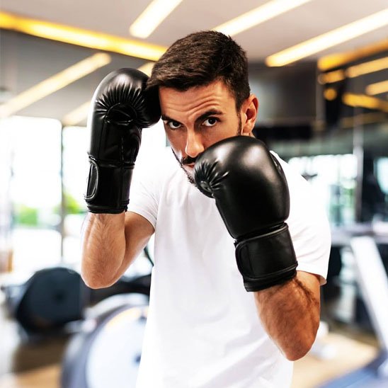 Gants de boxe homme chandail blanc