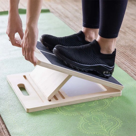 Planche-d'equilibre-en-bois-antiderapant-etirement-isquio-jambier