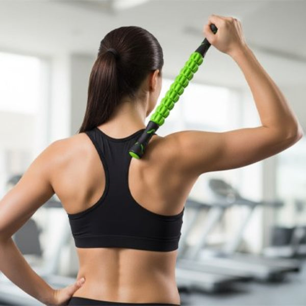 rouleau de massage femme automassage épaule